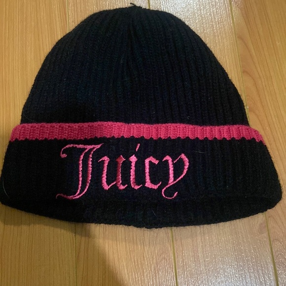 Juicy Couture Winter Beanie - Picture 1 of 3